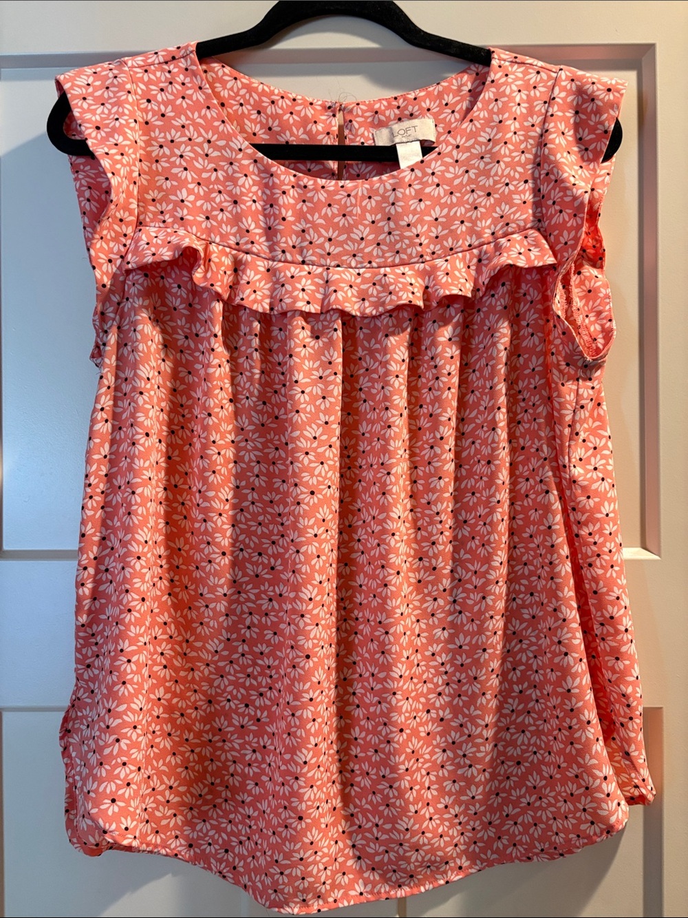 LOFT Coral Floral Ruffle Yoke Sleeveless Top - Size M - Cottagecore, Girliecore